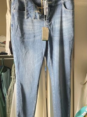 HALARA Flex Denim Jeggings - Light Blue Wash